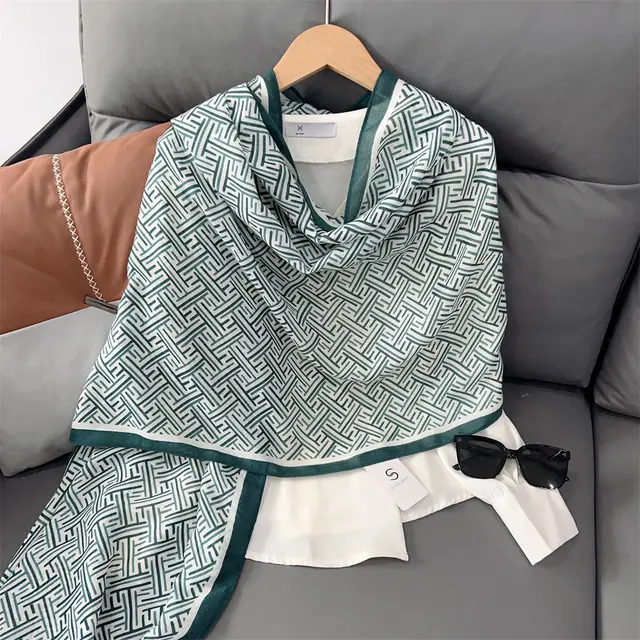 Classic Viscose Scarf – Flowy, Soft, and Elegant