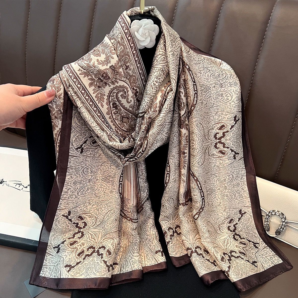 Breathable Viscose Shawl for All-Day Comfort