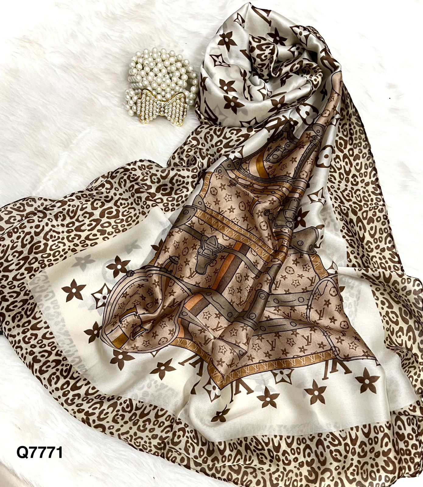 Premium Silk Shawl – Soft Touch and Natural Shine