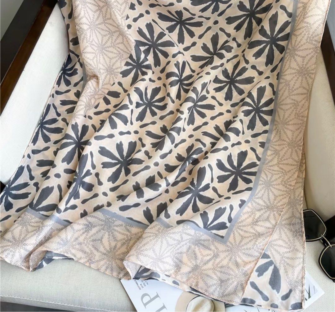 Everyday Viscose Scarf for Modest Fashion – Charcoal Grey Finish