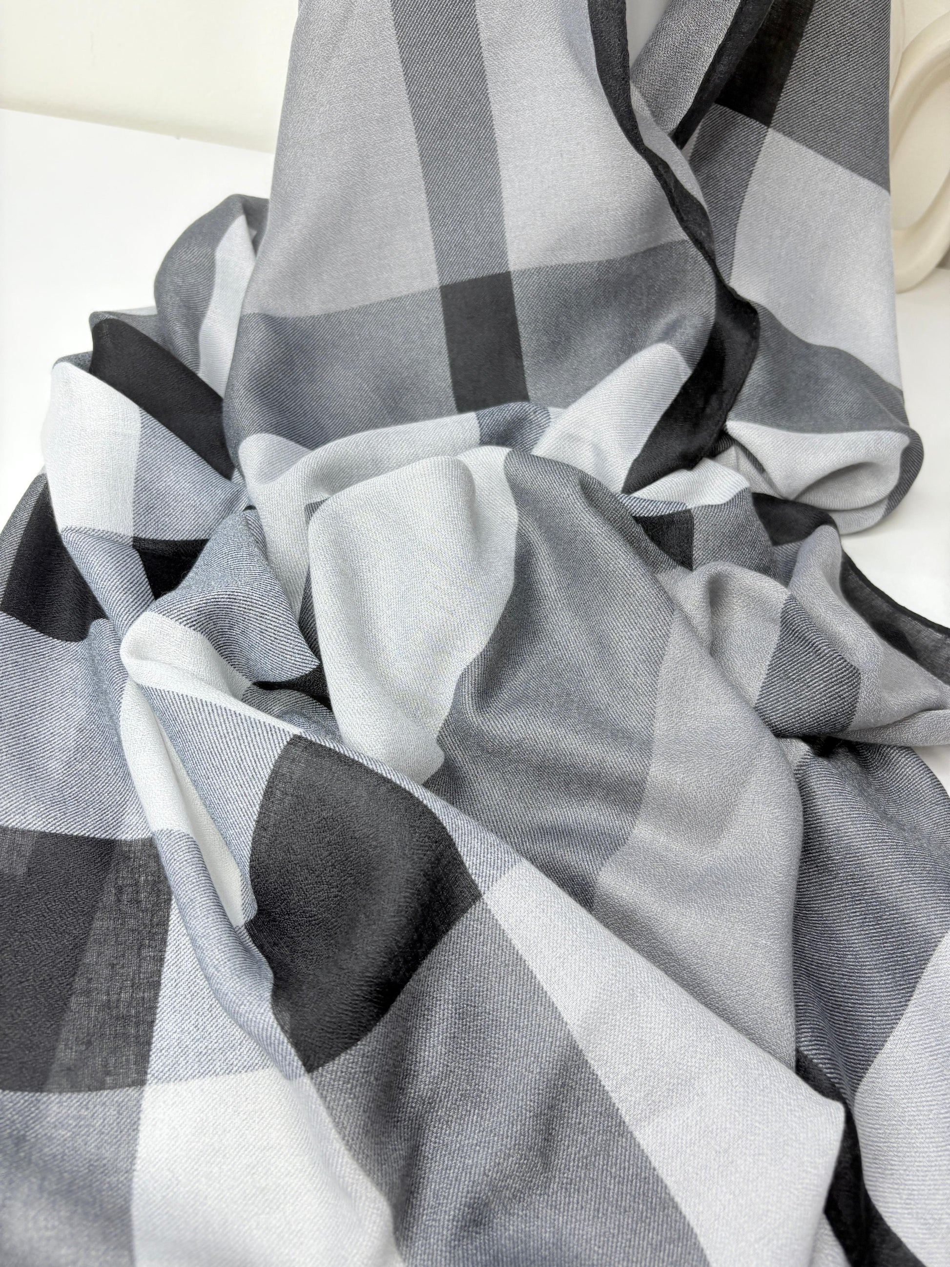 Elegant Viscose Scarf, Lightweight and Breathable