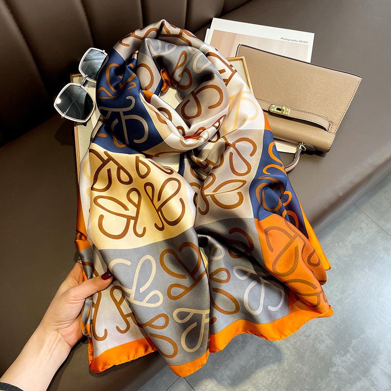 Luxurious Silk Scarf – Elegant and Lightweight Hijab
